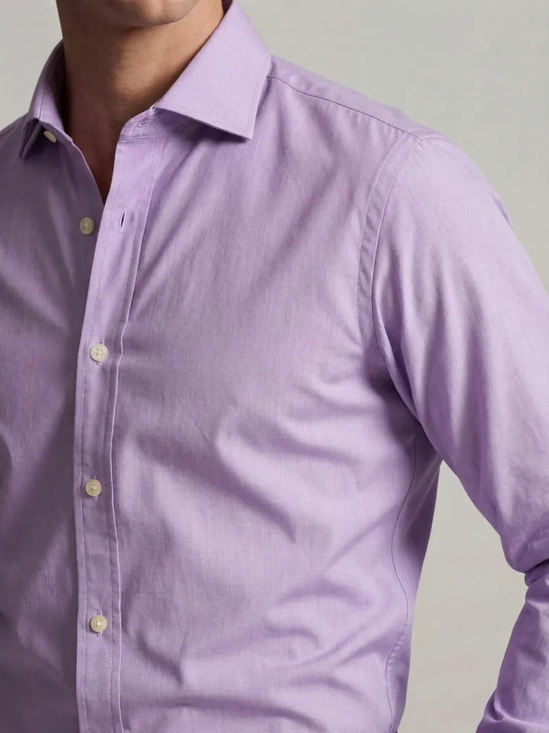 Bügelleichtes, schlichtes weißes Popeline-Hemd