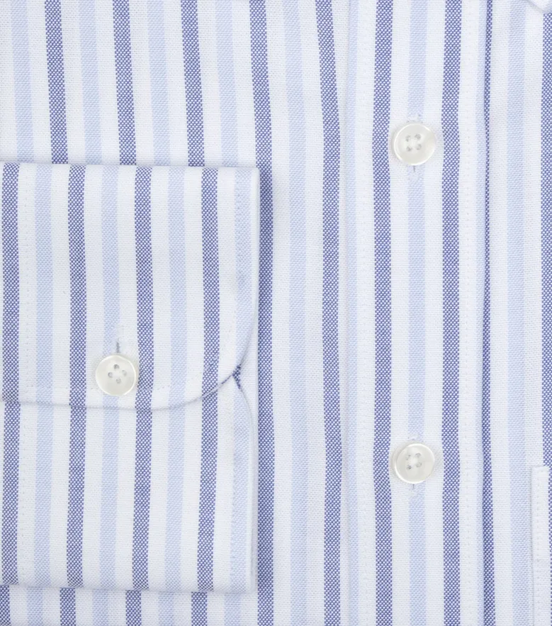 Bügelleichtes, schlichtes weißes Popeline-Hemd