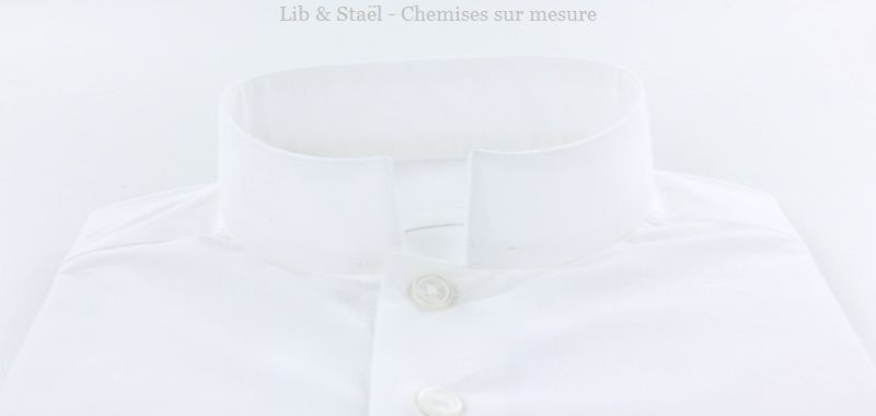 Bügelleichtes, schlichtes weißes Popeline-Hemd